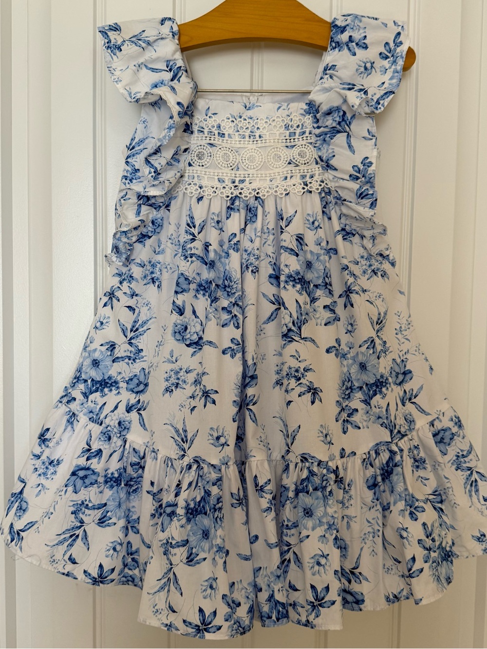 Iris & Ivy Girls Floral Dress Size 3/3T Blue White Ruffle Lace Cottagecore